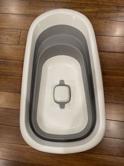 OXO Tot Splash & Store Bathtub