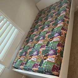 Kids Bed 120 OBO Need It Gone 