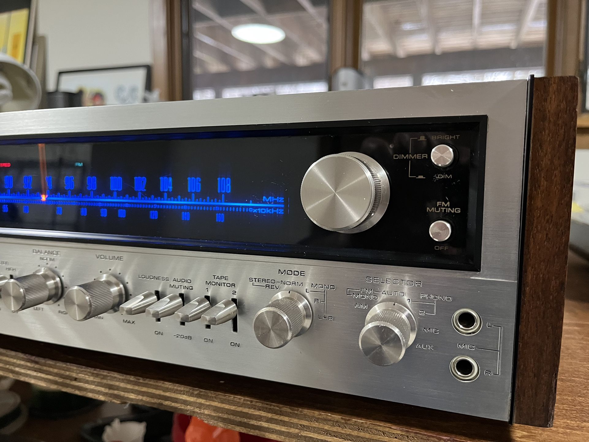 PENDING. Pioneer SX828 Stereo Receiver for Sale in Glen Ellyn, IL