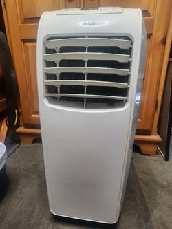 AC LG  LP0815WNR  GOOD CONDITIONS INCLUDED REMOTE CONTROL & HOSE NOTHING WORKING PICK UP ONLY NO SHIPPING 