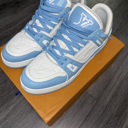 Louis Vuitton Trainer Light blue Size 11