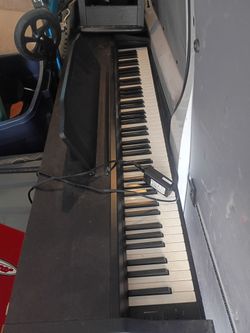 ROLAND PIANO