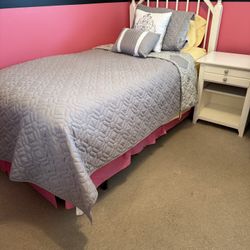 Girls Bedroom Set – Stanley Furniture – Twin Bed + More!