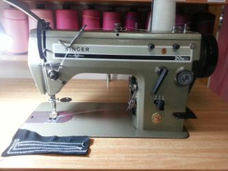 Industrial Singer 20u33 zig zag and straight Stitch sewing machine