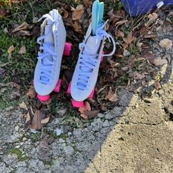 Roller skates - size 9