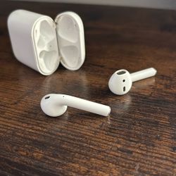 Apple Airpods 1s Gen