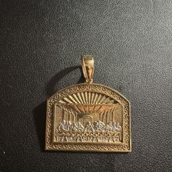 10k gold pendant 