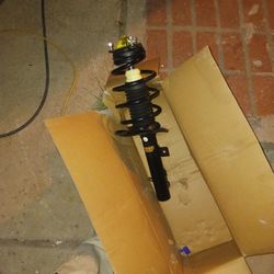 Front Left Strut 08-11 Ford Focus