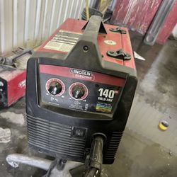Almost New Welder Great Condition Missing Gun