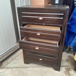 Dresser