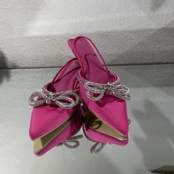 Low Pointed Heel