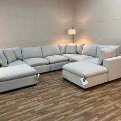 LIGHT GREY BRAND NEW SECTIONAL SAME DAY DELIVERY 