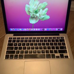 2015 MacBook Pro 13” 256gb ssd core i5 8gb ram