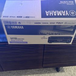 Yamaha Receiver RX-v575