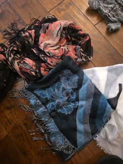 Scarfs