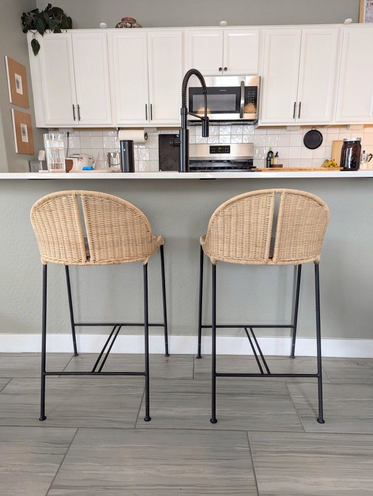 2 Wicker Counter Stools
