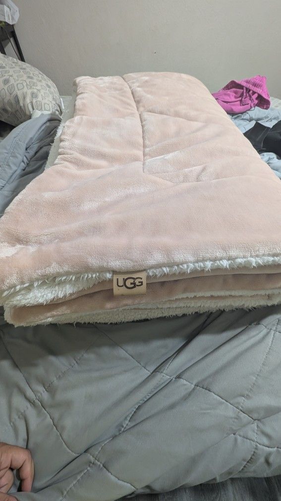 UGG Blanket 