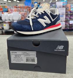 New Balance Unisex Style
Men size 10
Women's size 11.5