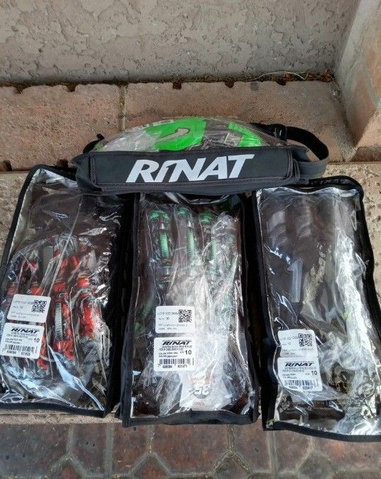 GUANTES DÉ PORTERO RINAT CON VARILLA PROFESIONAL # 10