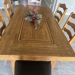 Dining Table Set. 🌲