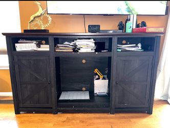 Tv console entertainment center
