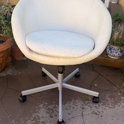 Ikea white desk chair