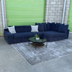 *Free Delivery* Macys Large Sectional Couch Sofa 