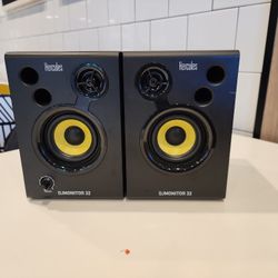 Hercules DJMonitor 32: 2 x 15 watts RMS active monitoring




