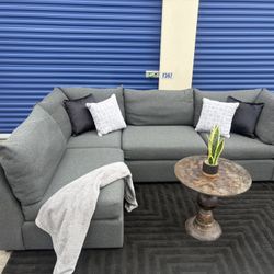 sectional/couch/sofa, Brand: Basset, Size:116x66,Delivery available 