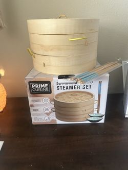 Steamer set with chopsticks 