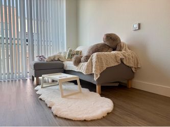 WHITE FAUX CARPET - LONG SHAPE