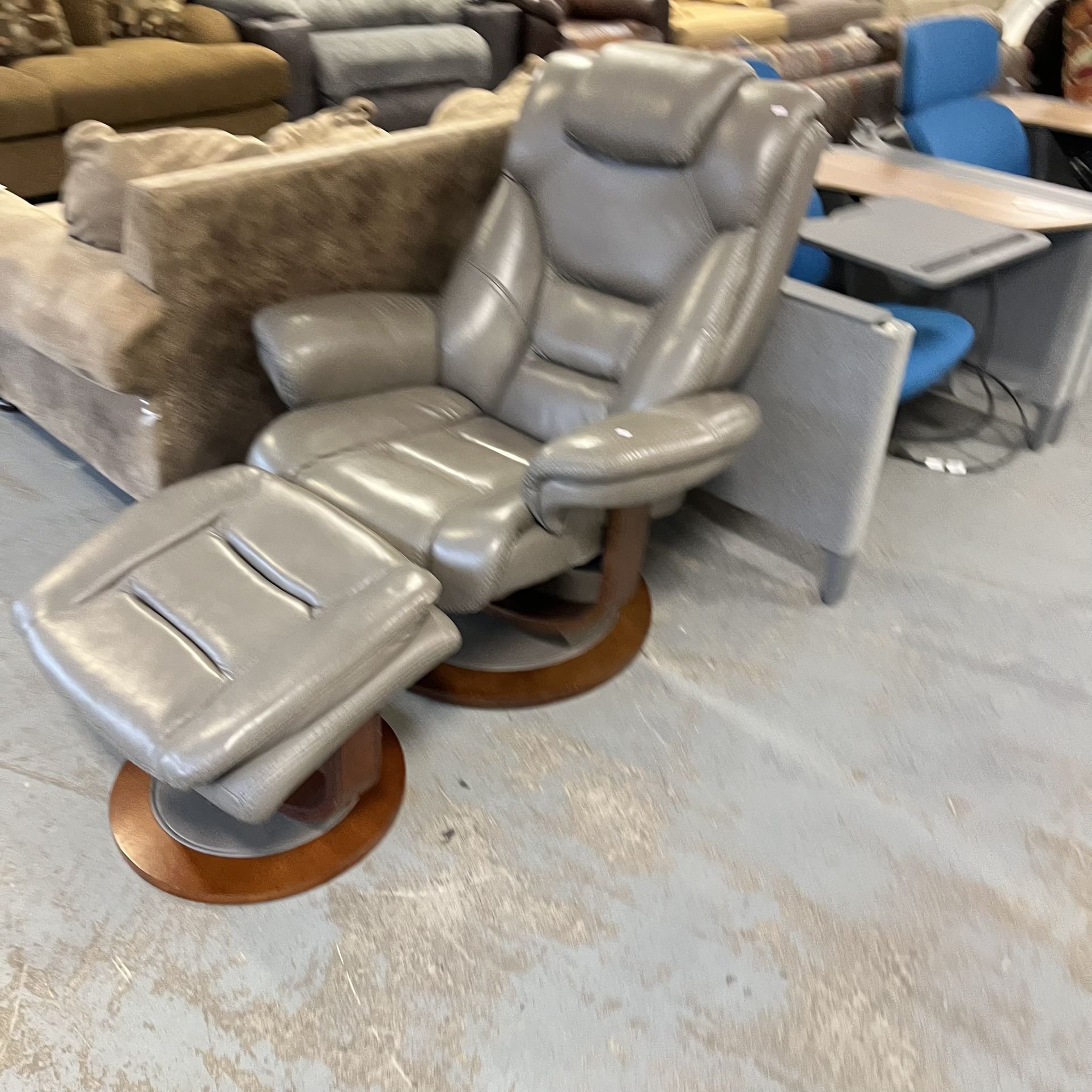 Grey Recliner Chair Stressless Style (in Store)