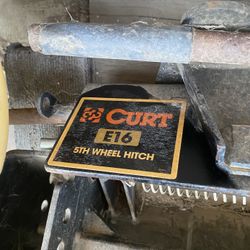 Curt E16 5th Wheel Hitch