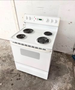 GE stove range oven, coil top electric cook top,
60 day warranty on all appliances. (If it stops working bring it back for free repair or replace).
(P