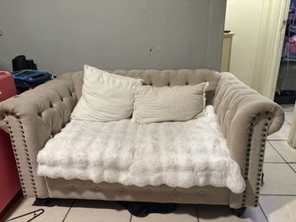 Loveseat 