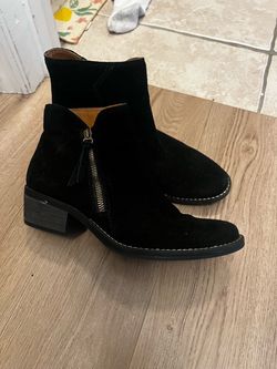Short boots
