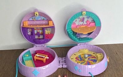 Polly Pocket Double Play Skating Purple Disco Ball Party Compact Set with 1 doll