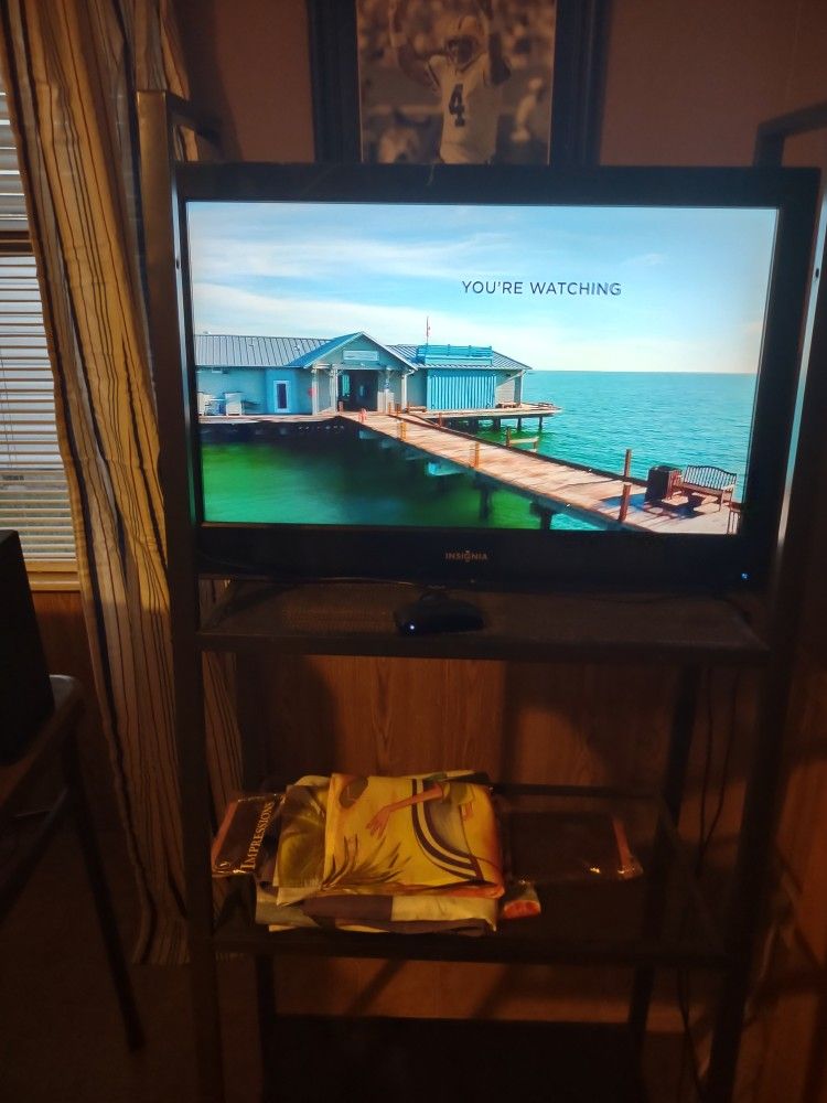 26 Inch Insignia Tv