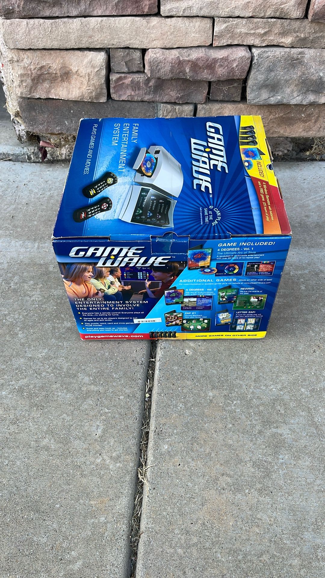 Game Wave Family Entertainment System Console plus 2games.