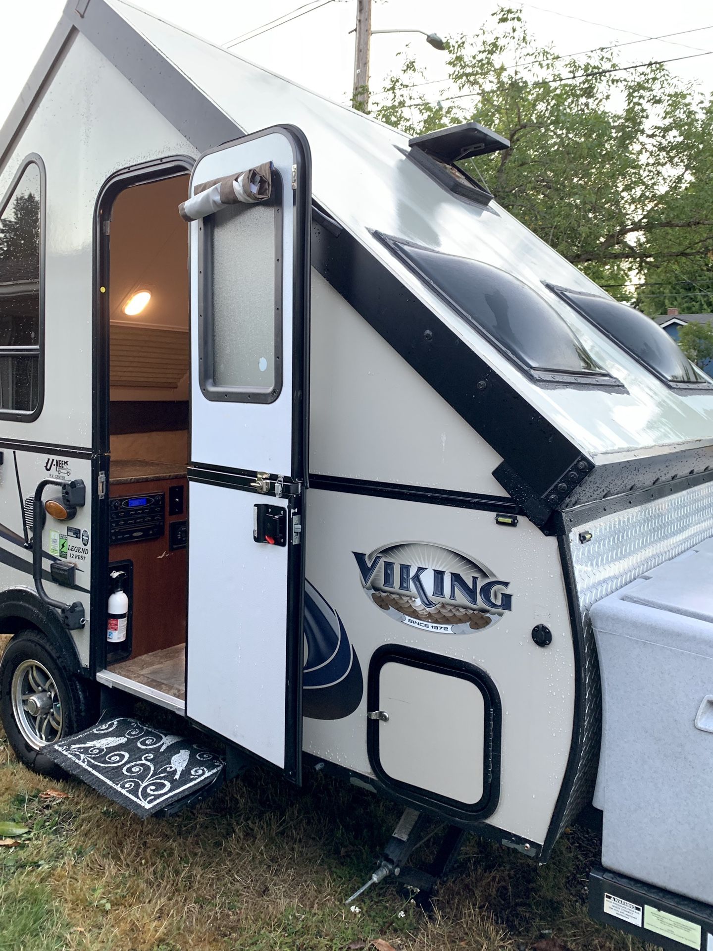 2015 VIKING by COACHMEN A FRAME POP UP TRAILER for Sale in Shoreline