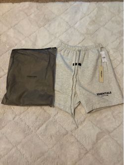 Essentials shorts light oatmeal size small