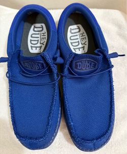 Hey Dudes Men’s size 8 or Women’s size 10