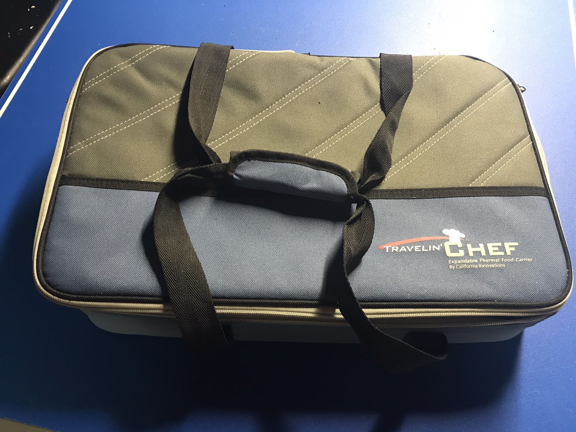 Food carrier