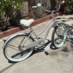 Girls Huffy Bike 