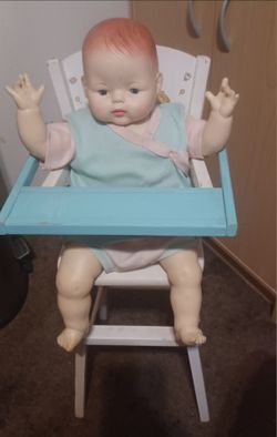 Up for sale is a beautiful, nostalgic vintage doll display set! (see description.)