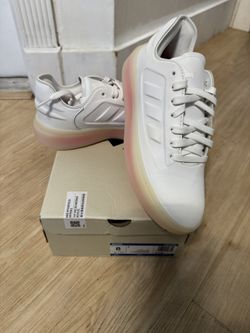 Adidas  ZNTASY Women Size 8