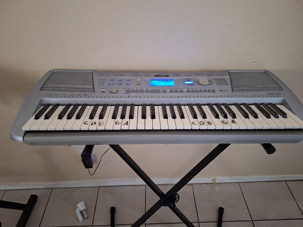 YAMAHA PsR 292