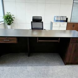 83"*23"*H29.5" office desk with drawers and storage cabinets