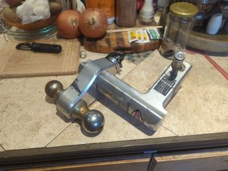 2x2 Trimax V5  trailer hitch