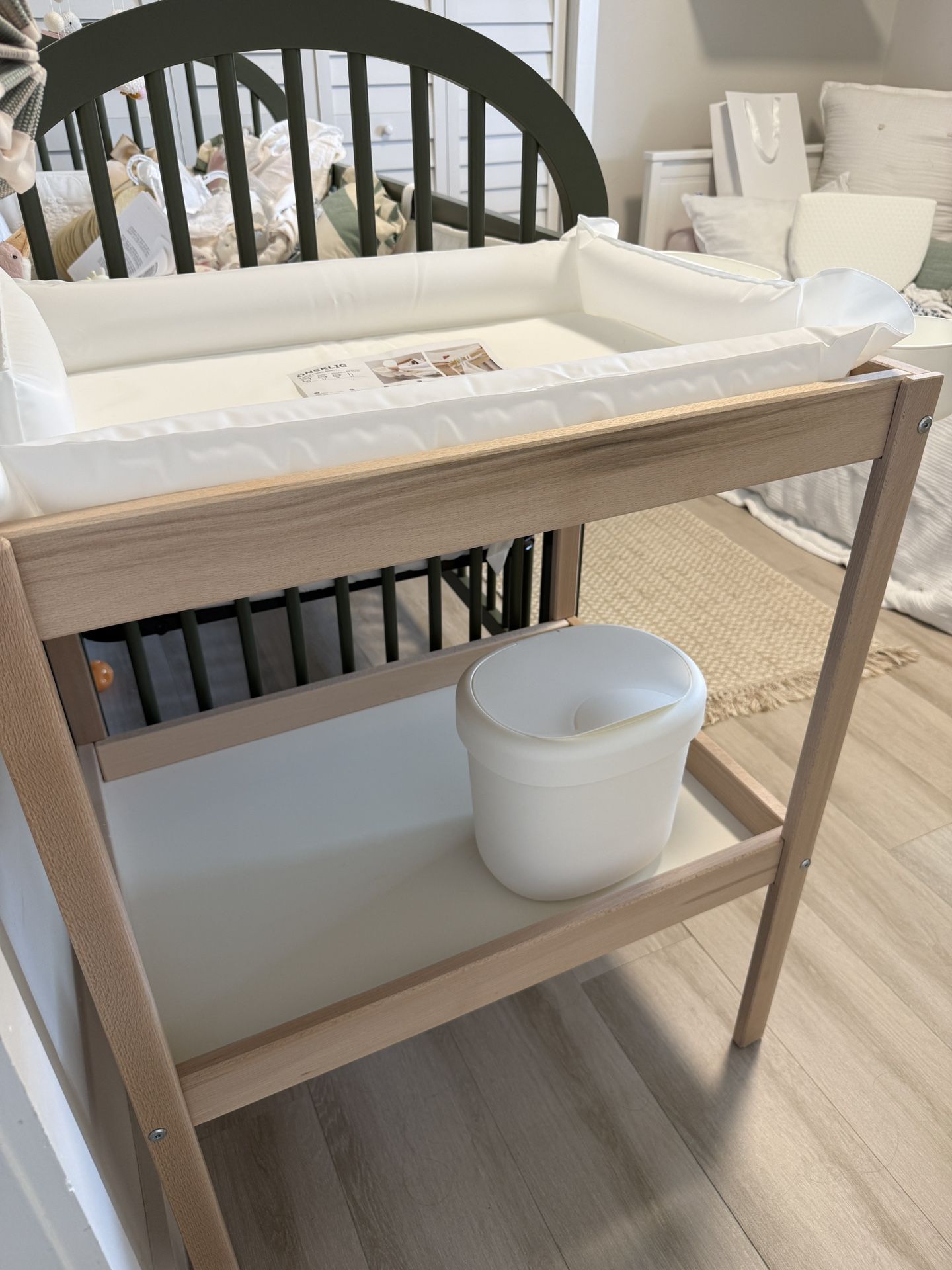 Cambiador De Bebé / Changing Table